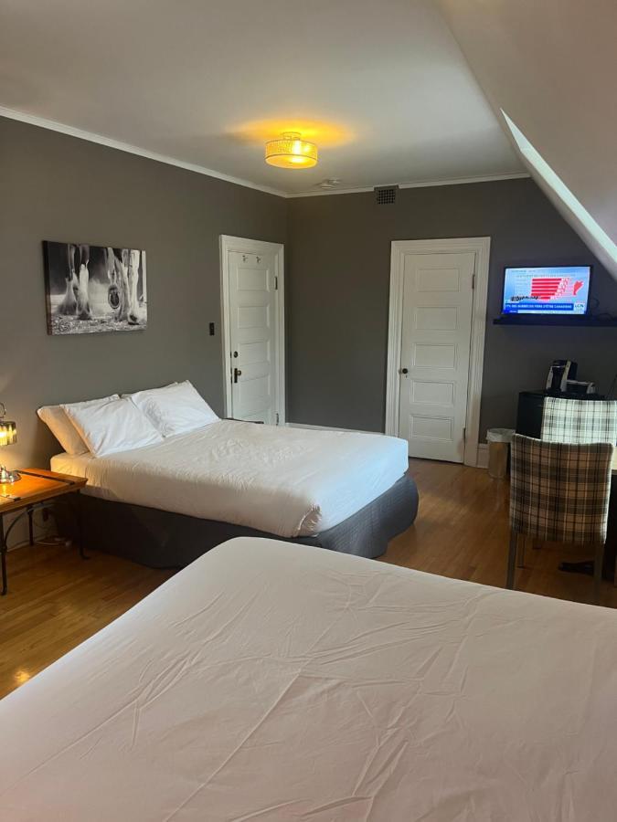 E-Hotel Des Grisons Квебек Экстерьер фото