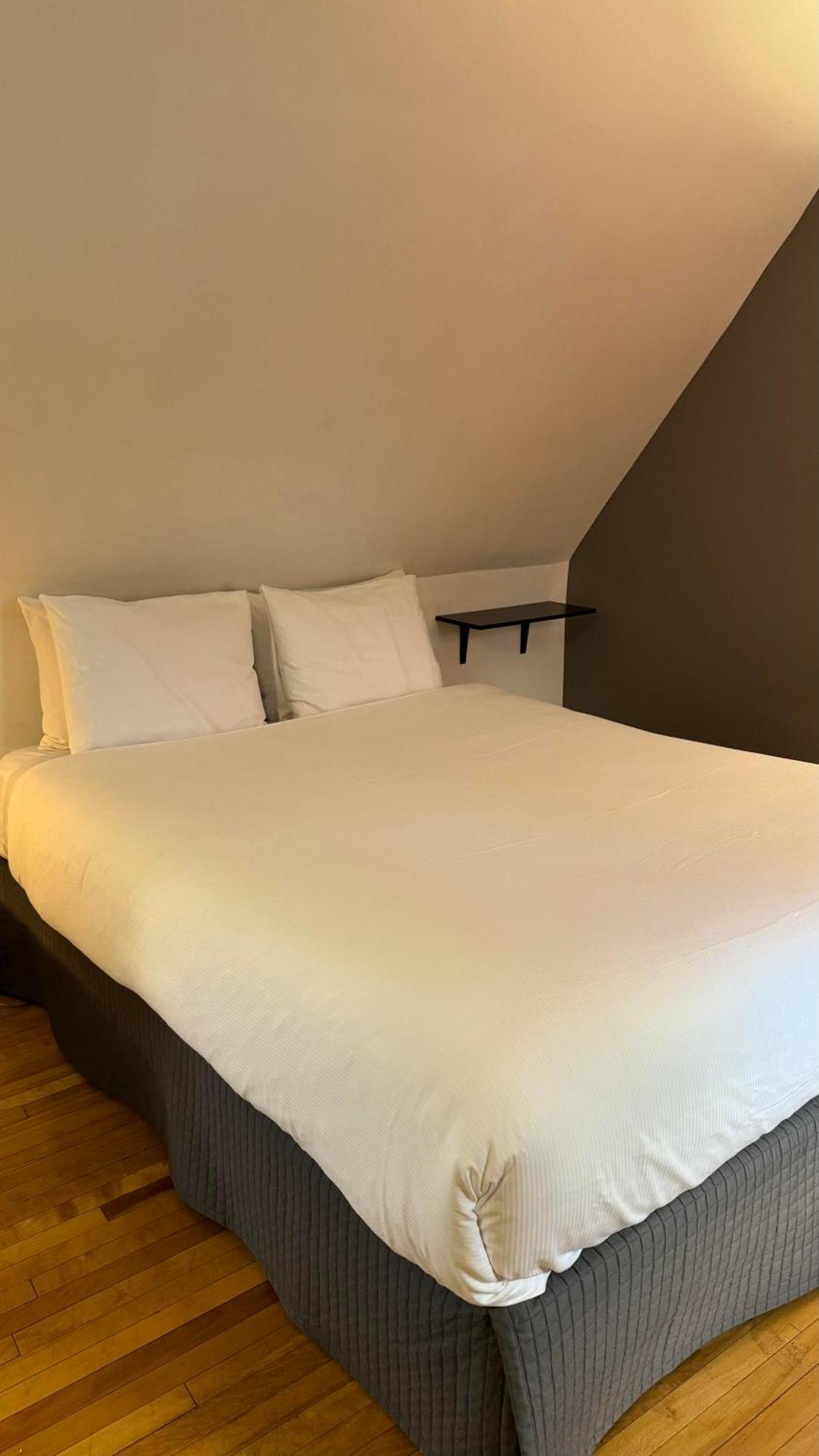 E-Hotel Des Grisons Квебек Экстерьер фото